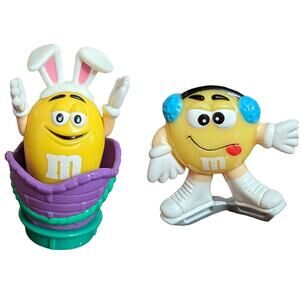 M&M Toy  Figurines Bunny/Skating Easter